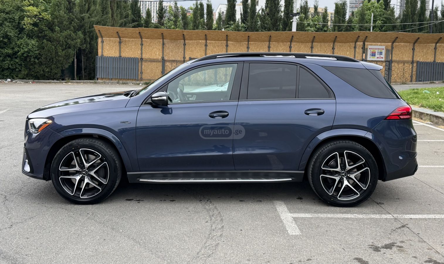 نمای دیگر Mercedes-Benz AMG BITURBO 2023