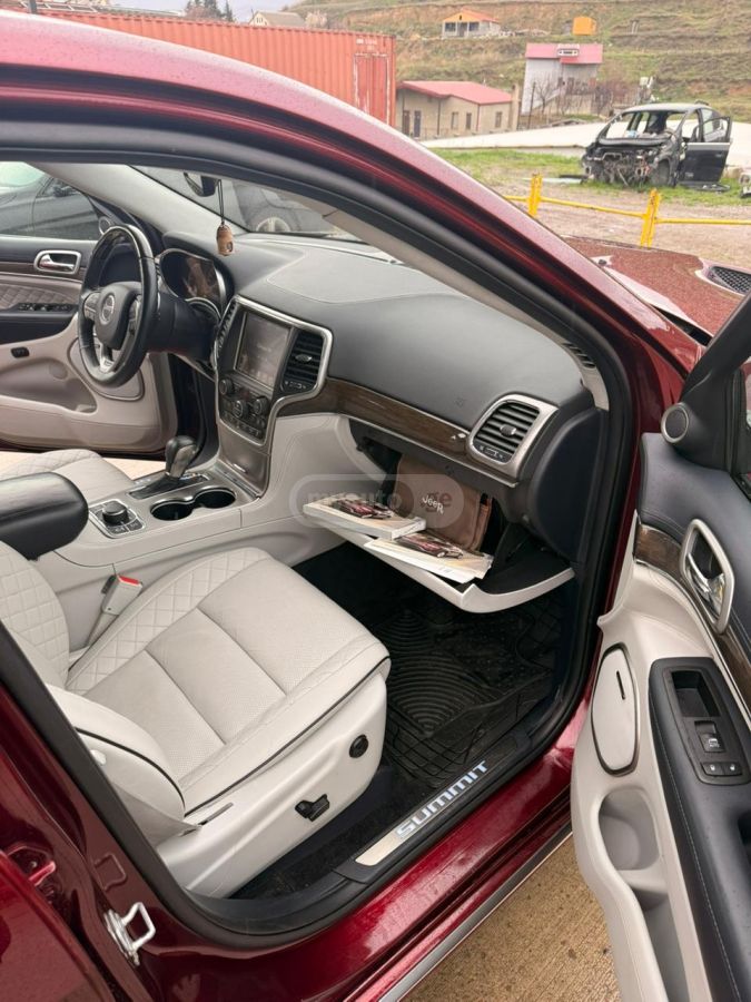 Jeep Grand Cherokee - фото 12