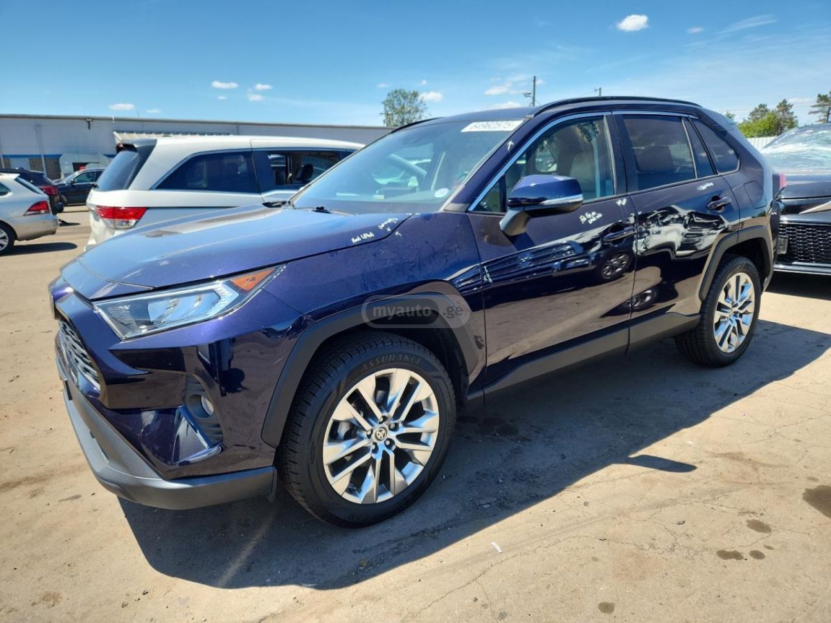 Toyota RAV 4 - фото 1