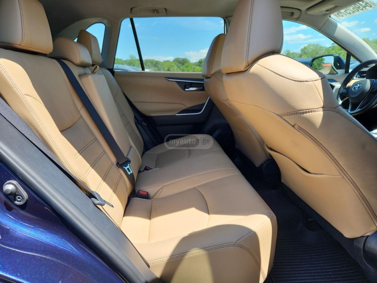 Toyota RAV 4 - фото 11