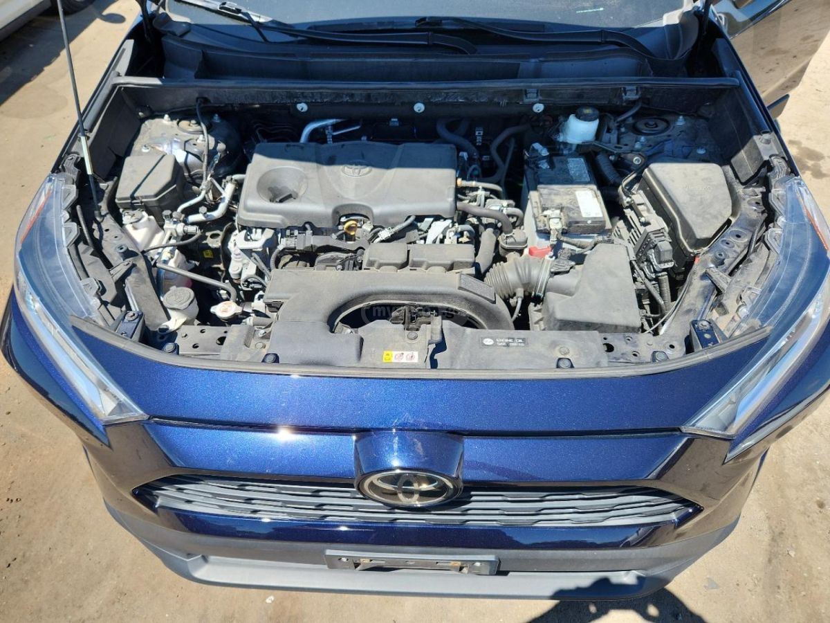 Toyota RAV 4 - фото 12