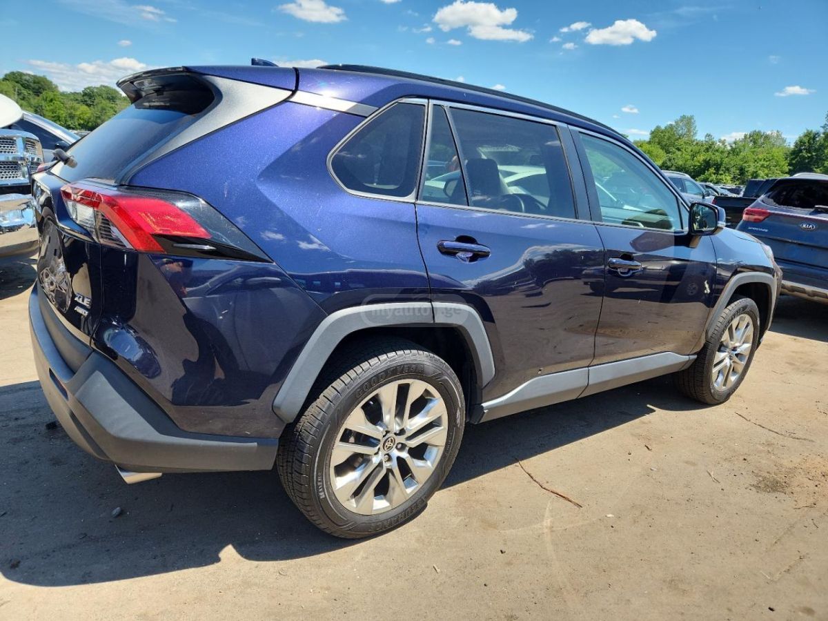 Toyota RAV 4 - фото 3