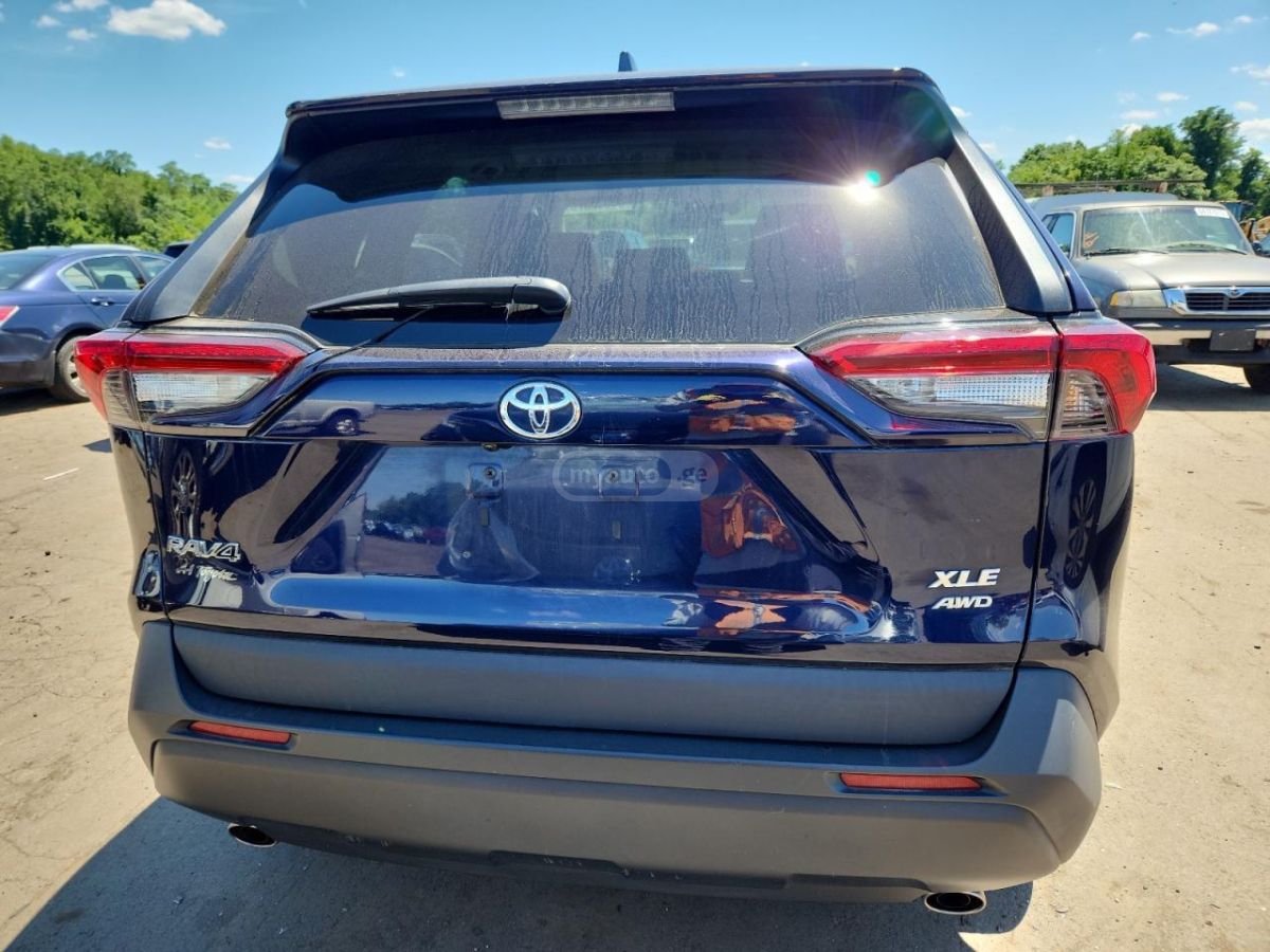 Toyota RAV 4 - фото 6