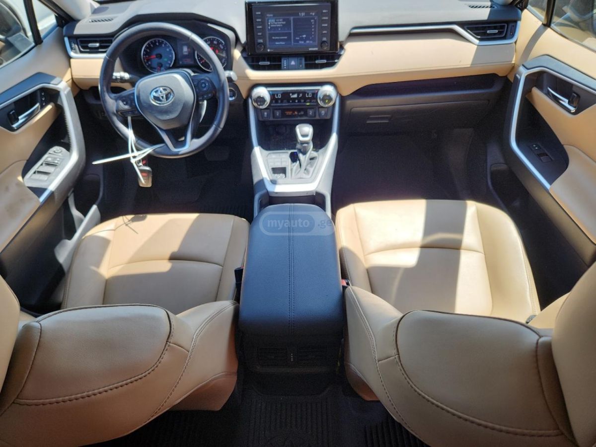 Toyota RAV 4 - фото 8