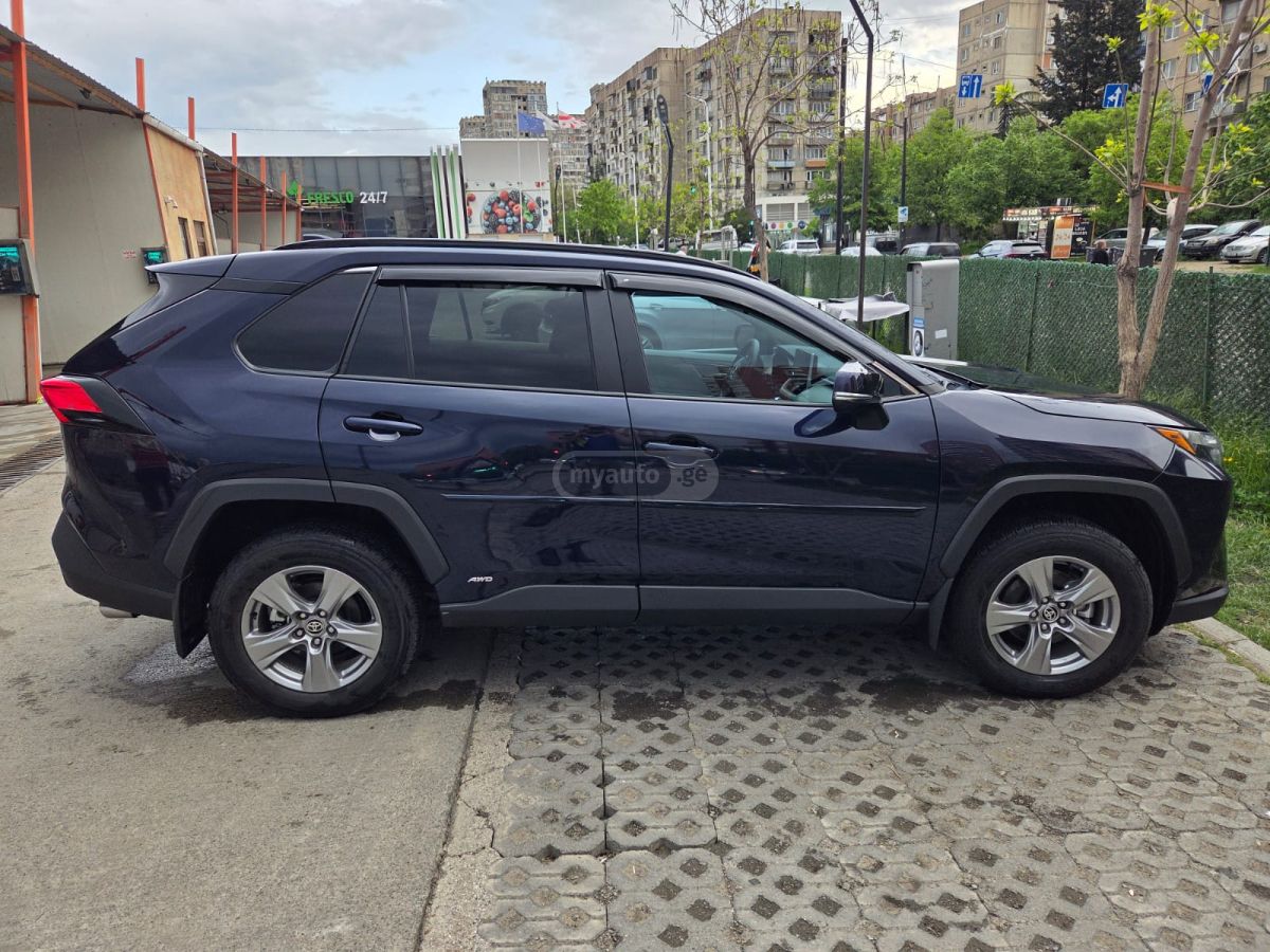 Toyota Rav 4 - фото 1