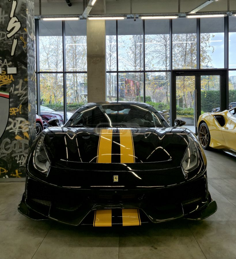 Ferrari 488 Pista - фото 1