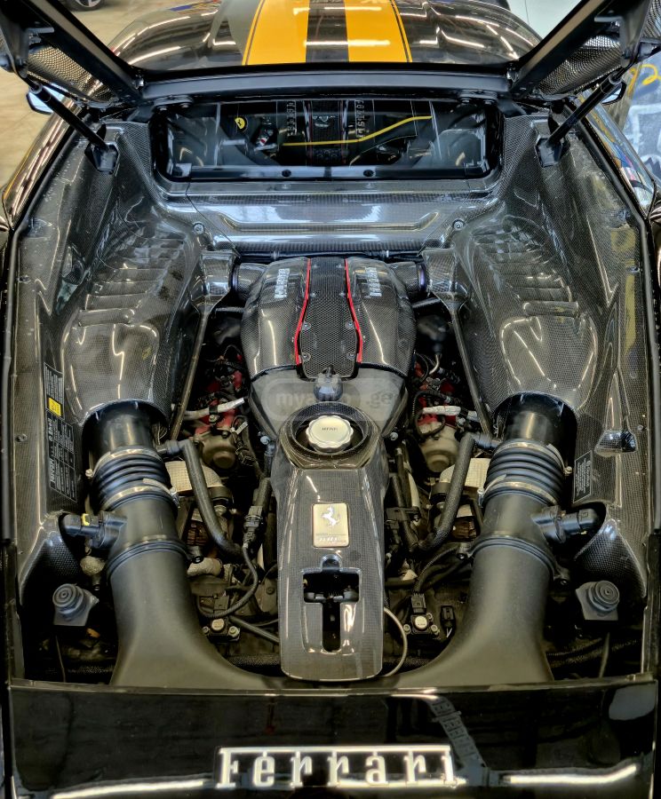 Ferrari 488 Pista - фото 10