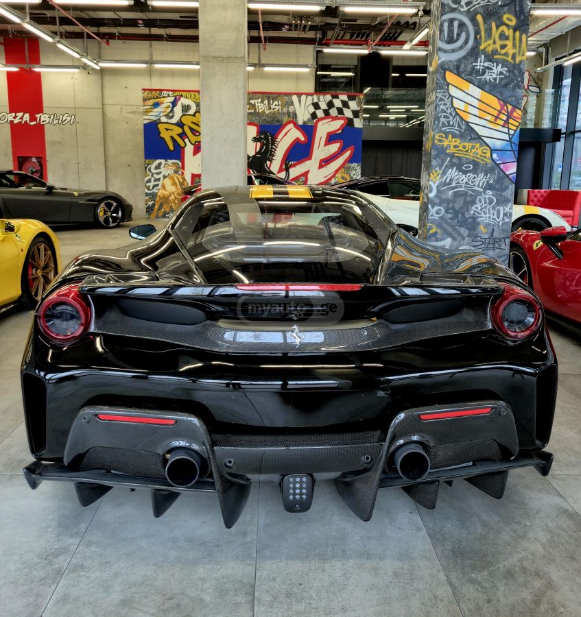 Ferrari 488 Pista - фото 5