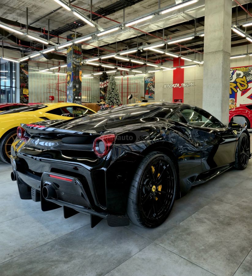 Ferrari 488 Pista - фото 6