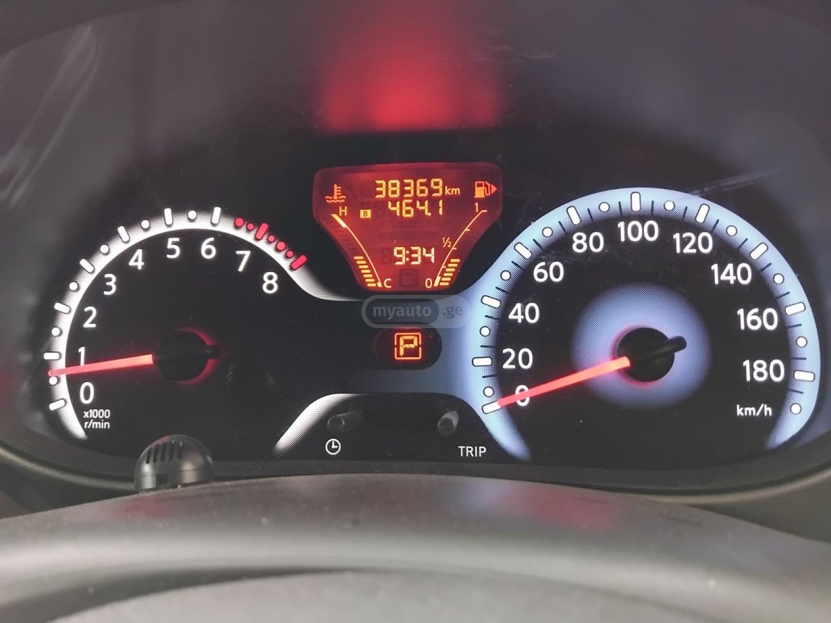 Nissan Cube - фото 2