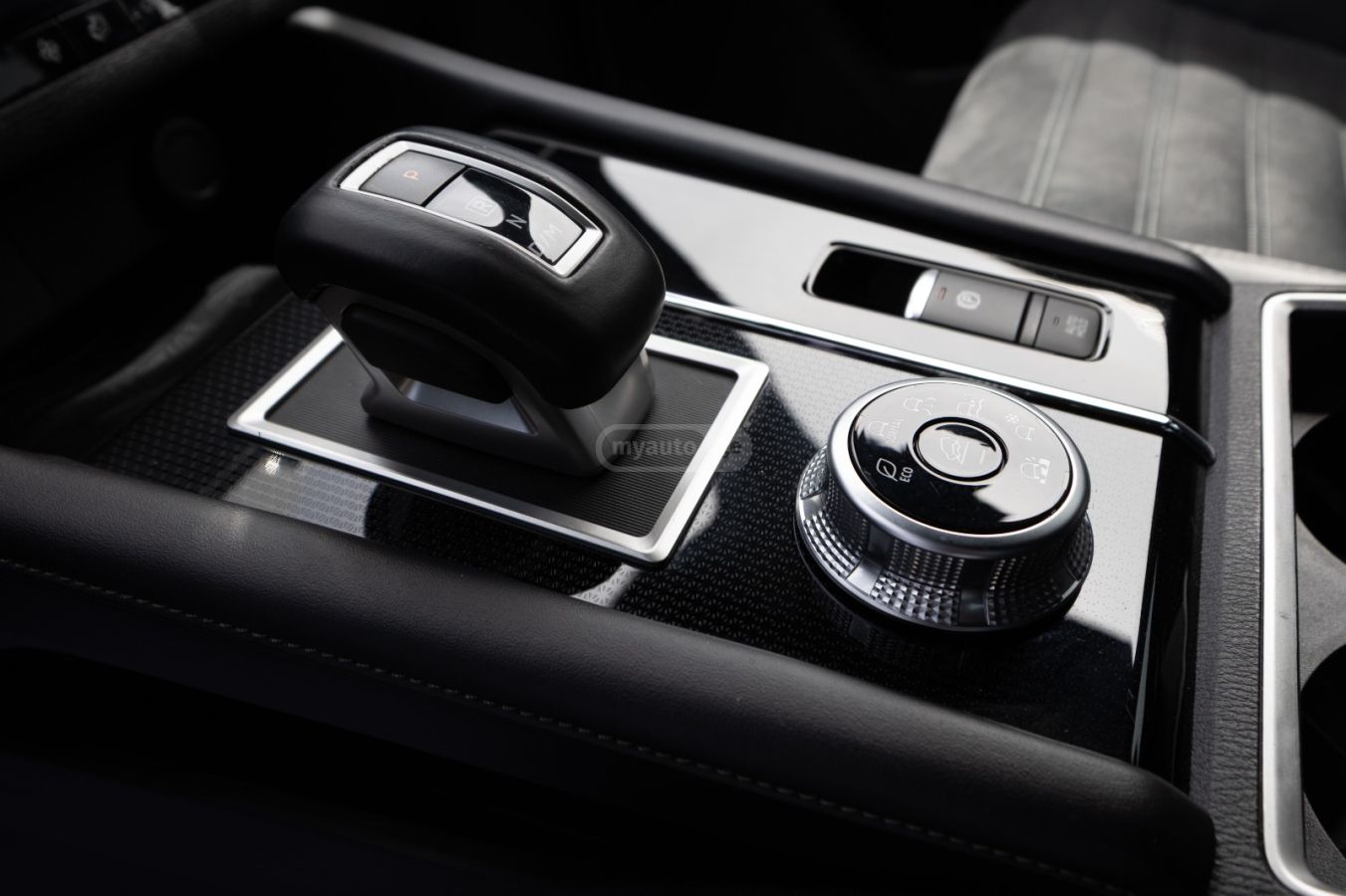 Mitsubishi Outlander - фото 4