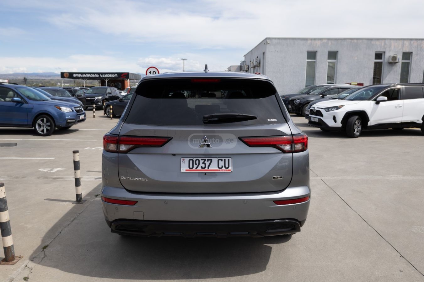 Mitsubishi Outlander - фото 5