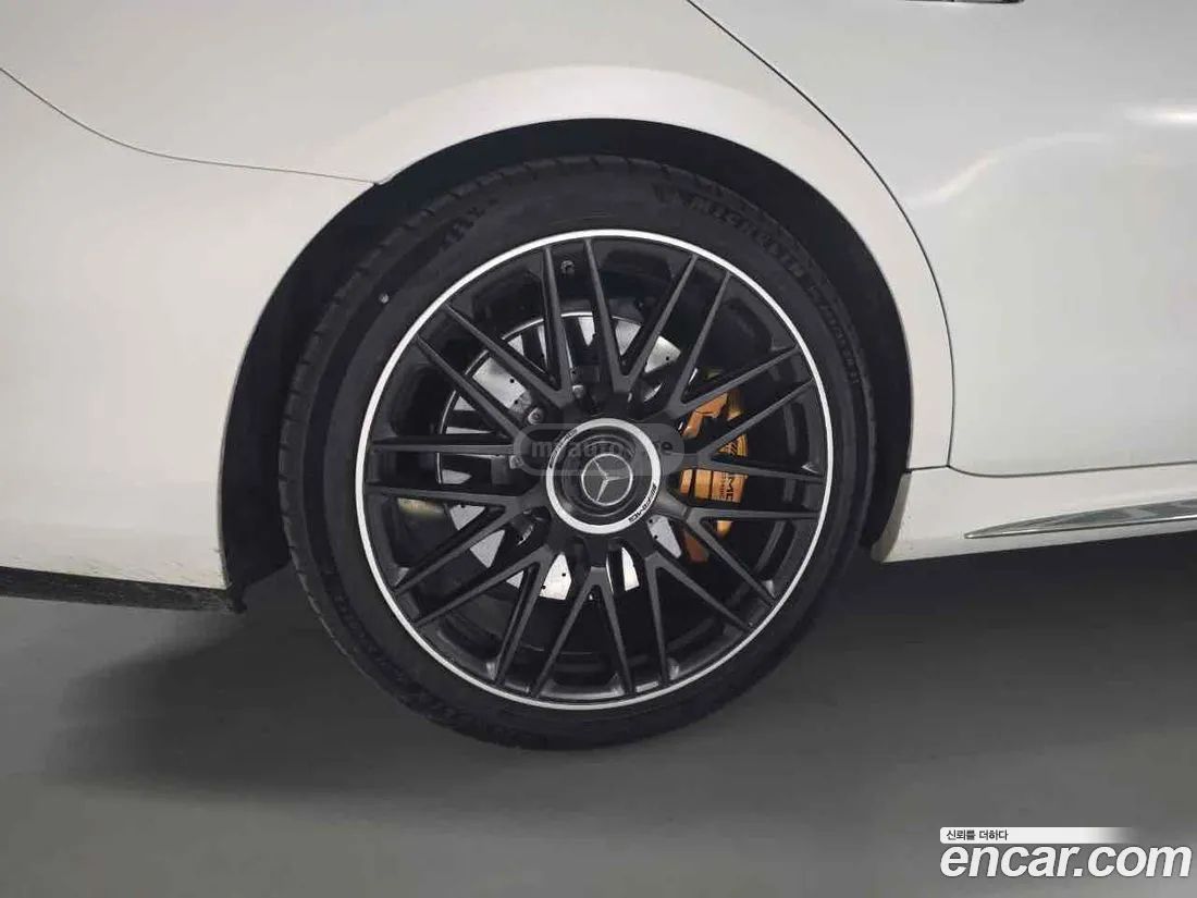 Mercedes-Benz 600 2024 — миниатюра 10