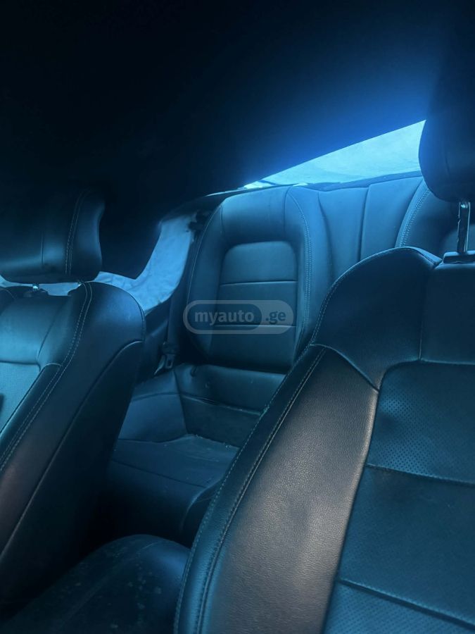 Ford Mustang - фото 7