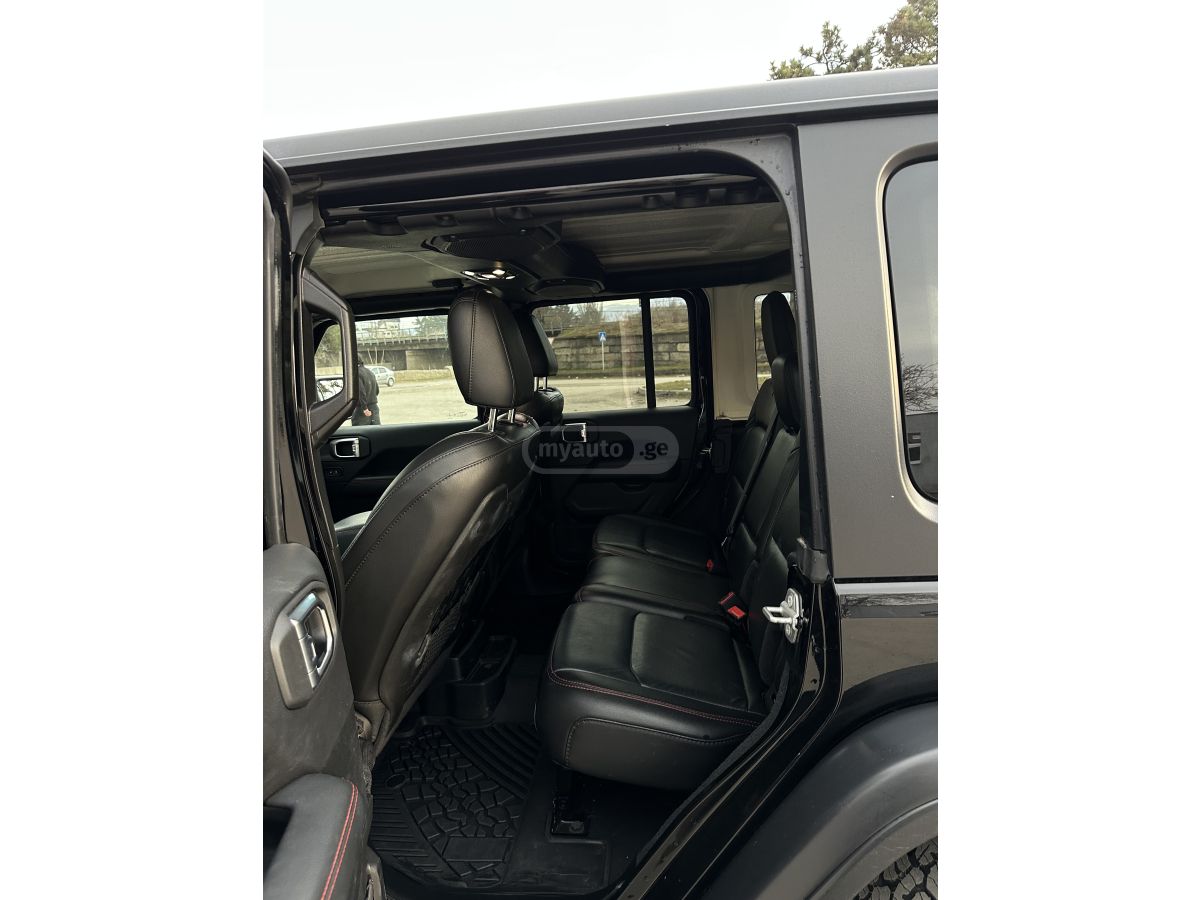 Jeep Wrangler - фото 10