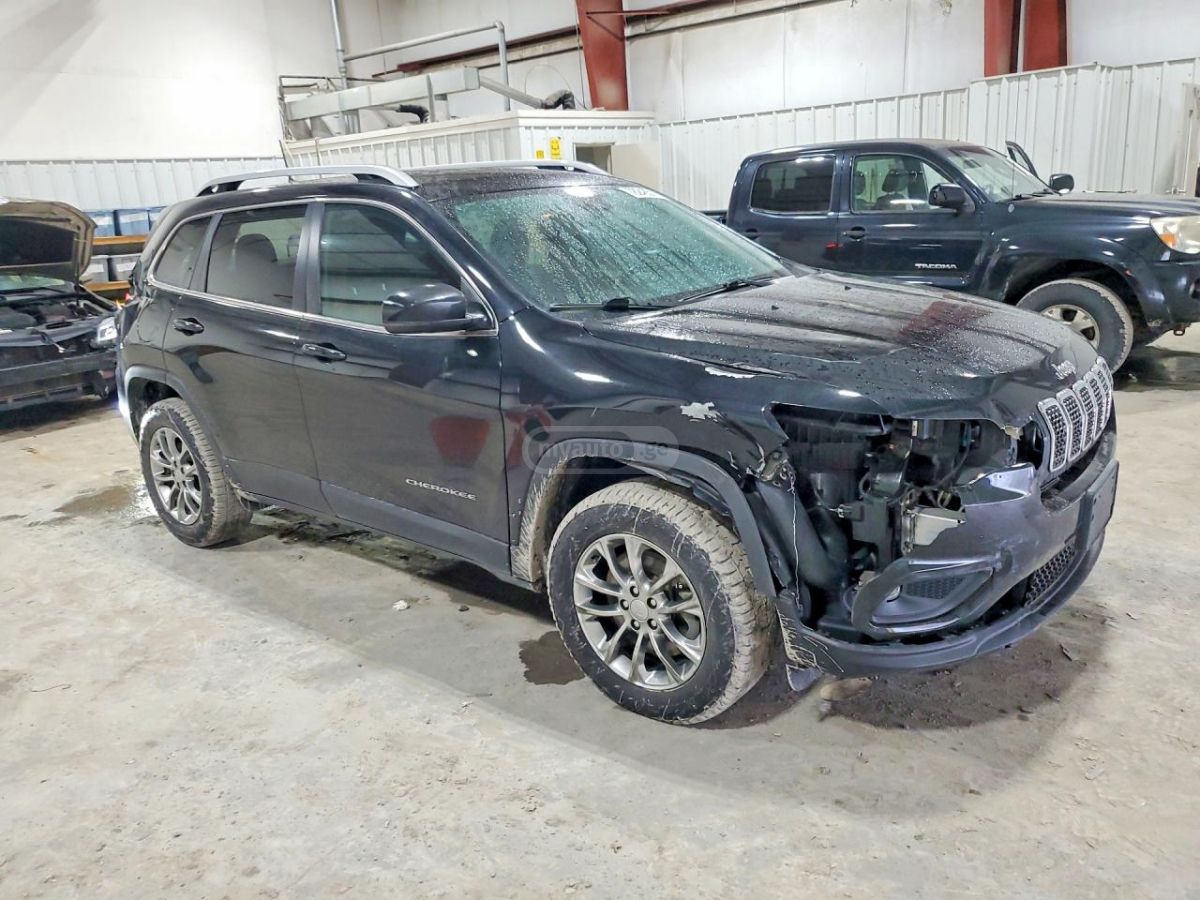 Jeep Cherokee - фото 4