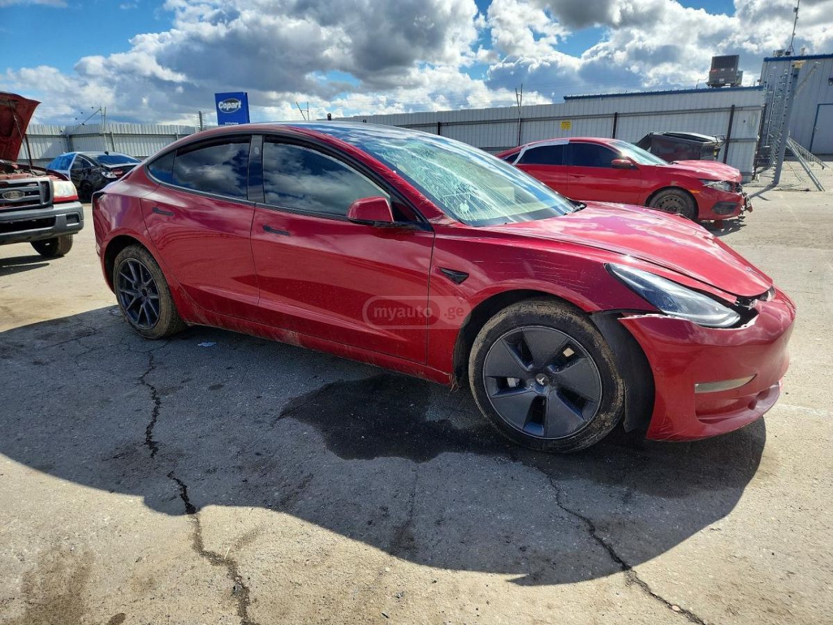 Tesla Model 3 - фото 6