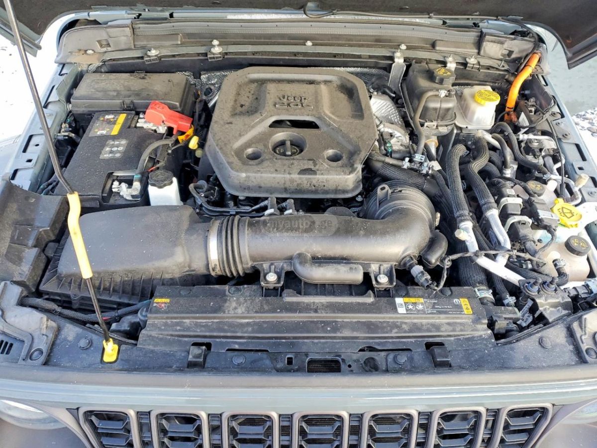 Jeep Wrangler - фото 11