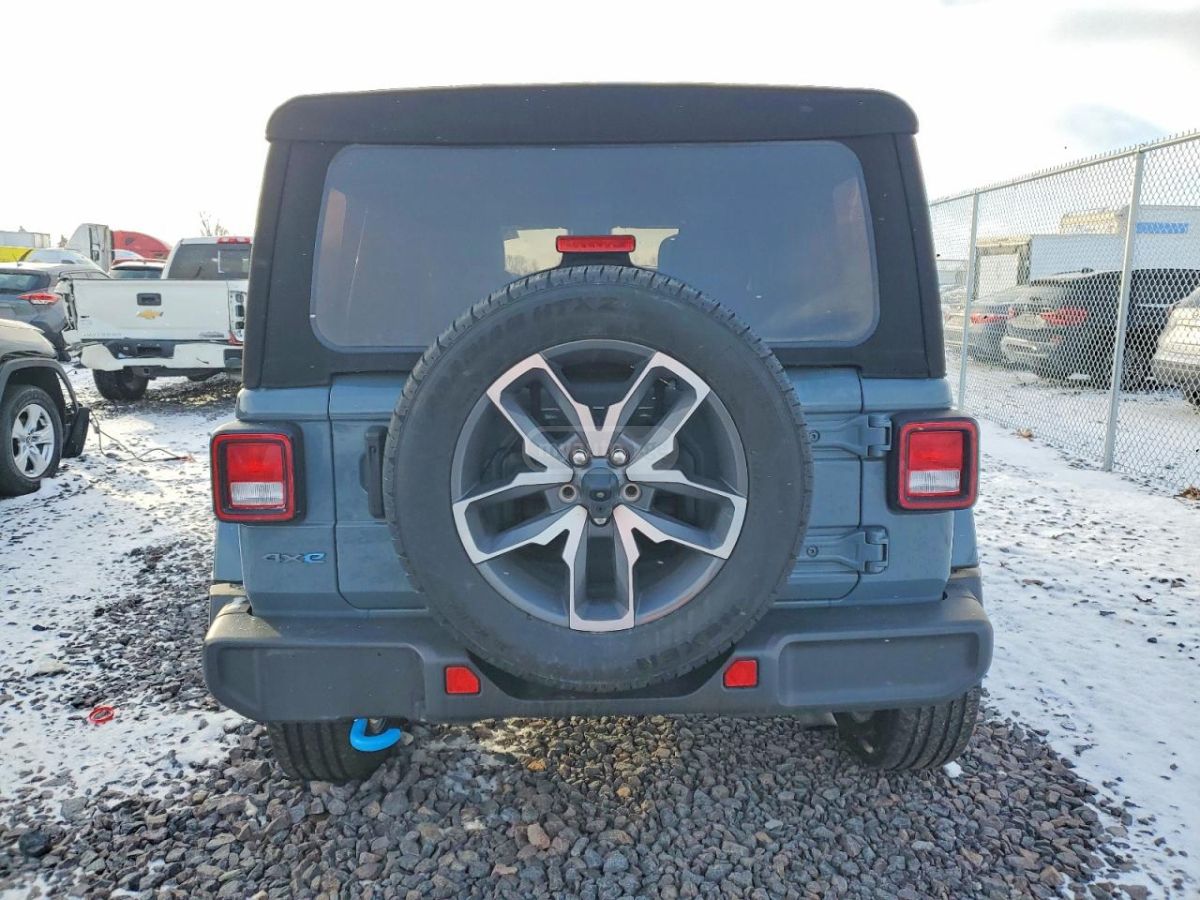 Jeep Wrangler - фото 6