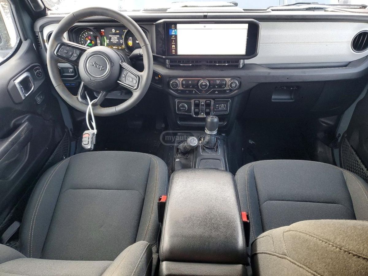 Jeep Wrangler - фото 8