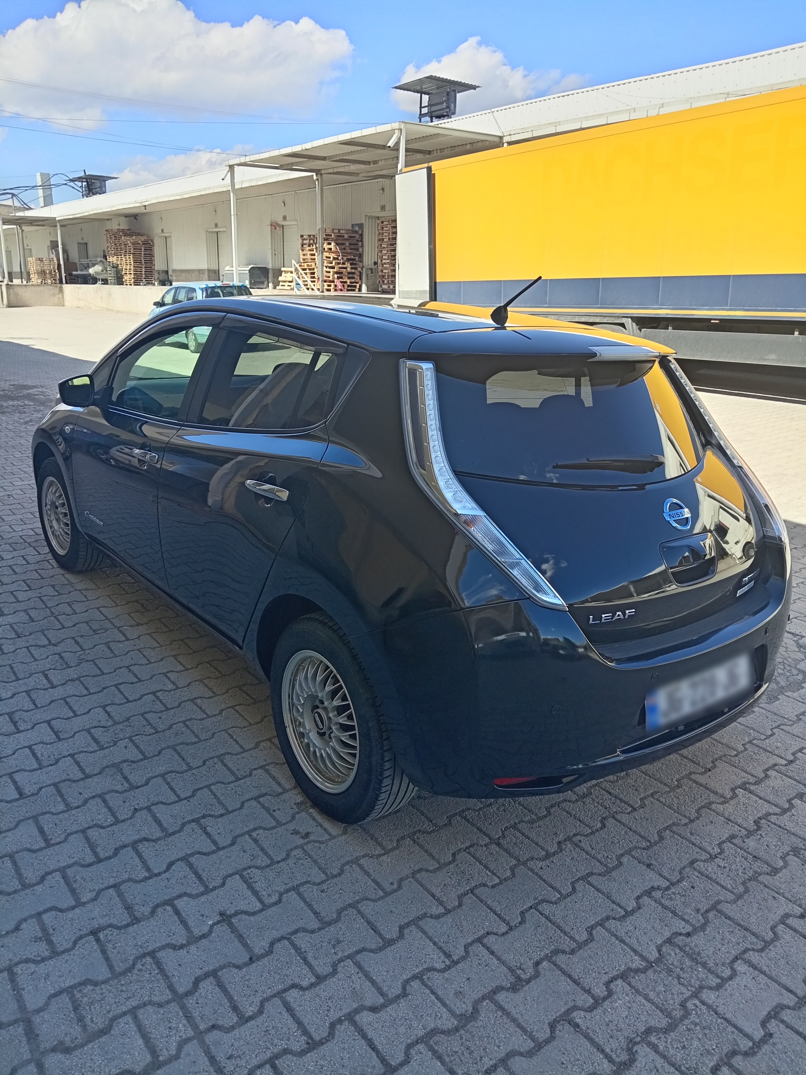 Nissan Leaf - фото 6
