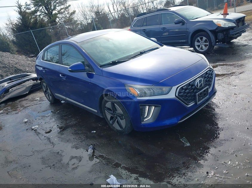 Hyundai Ioniq - фото 1