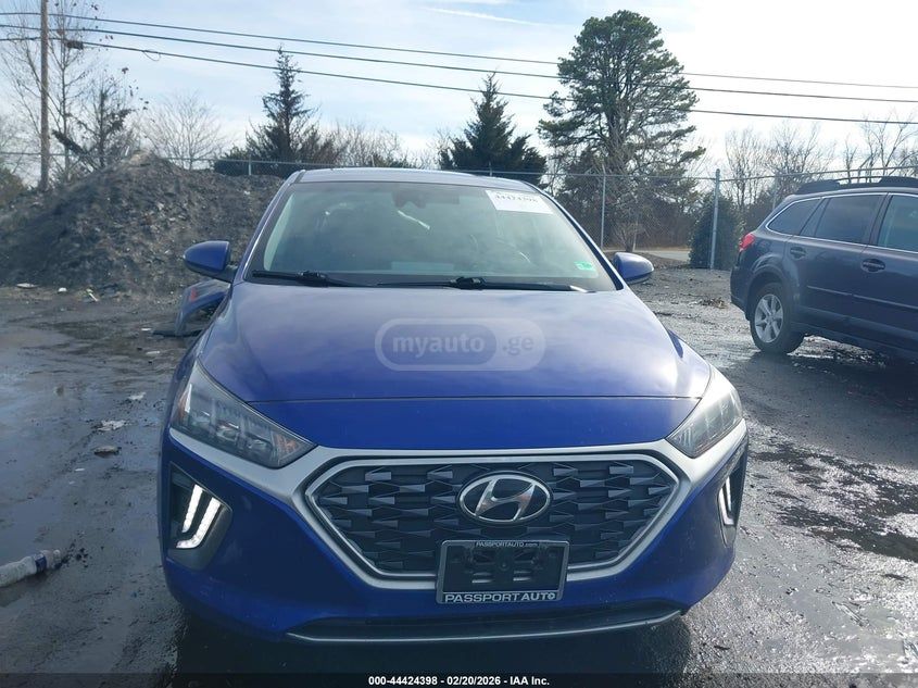 Hyundai Ioniq - фото 12
