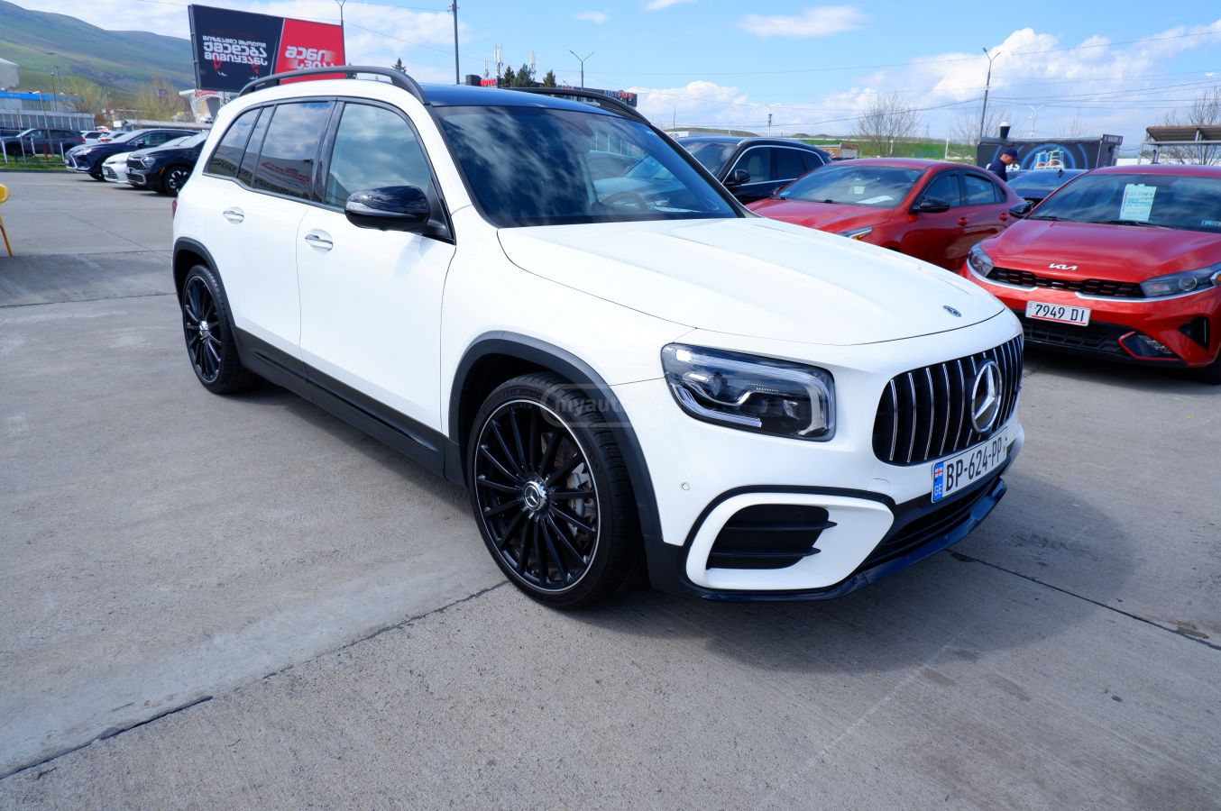 Mercedes-Benz GLB 35 AMG - фото 3