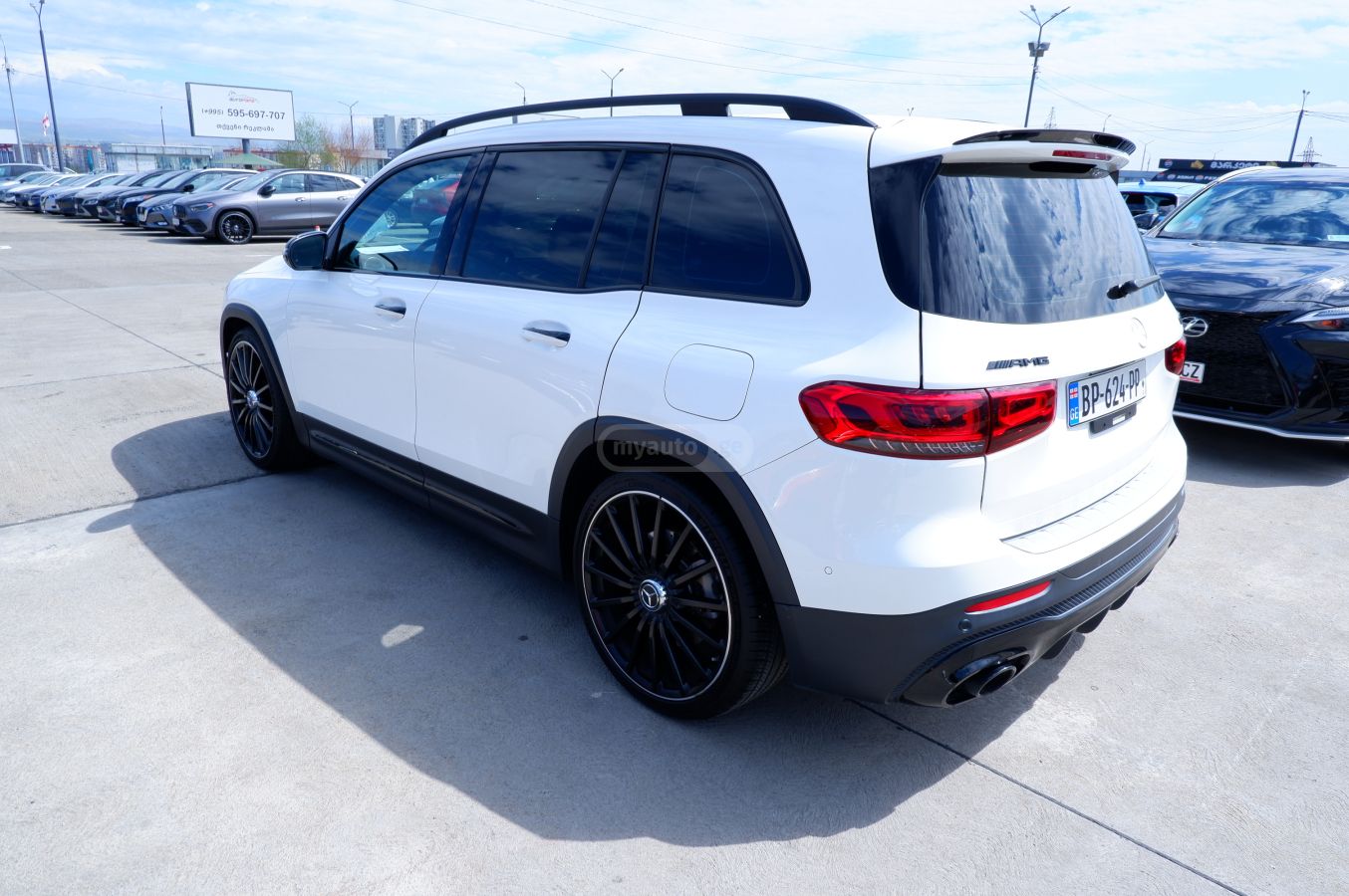 Mercedes-Benz GLB 35 AMG - фото 6