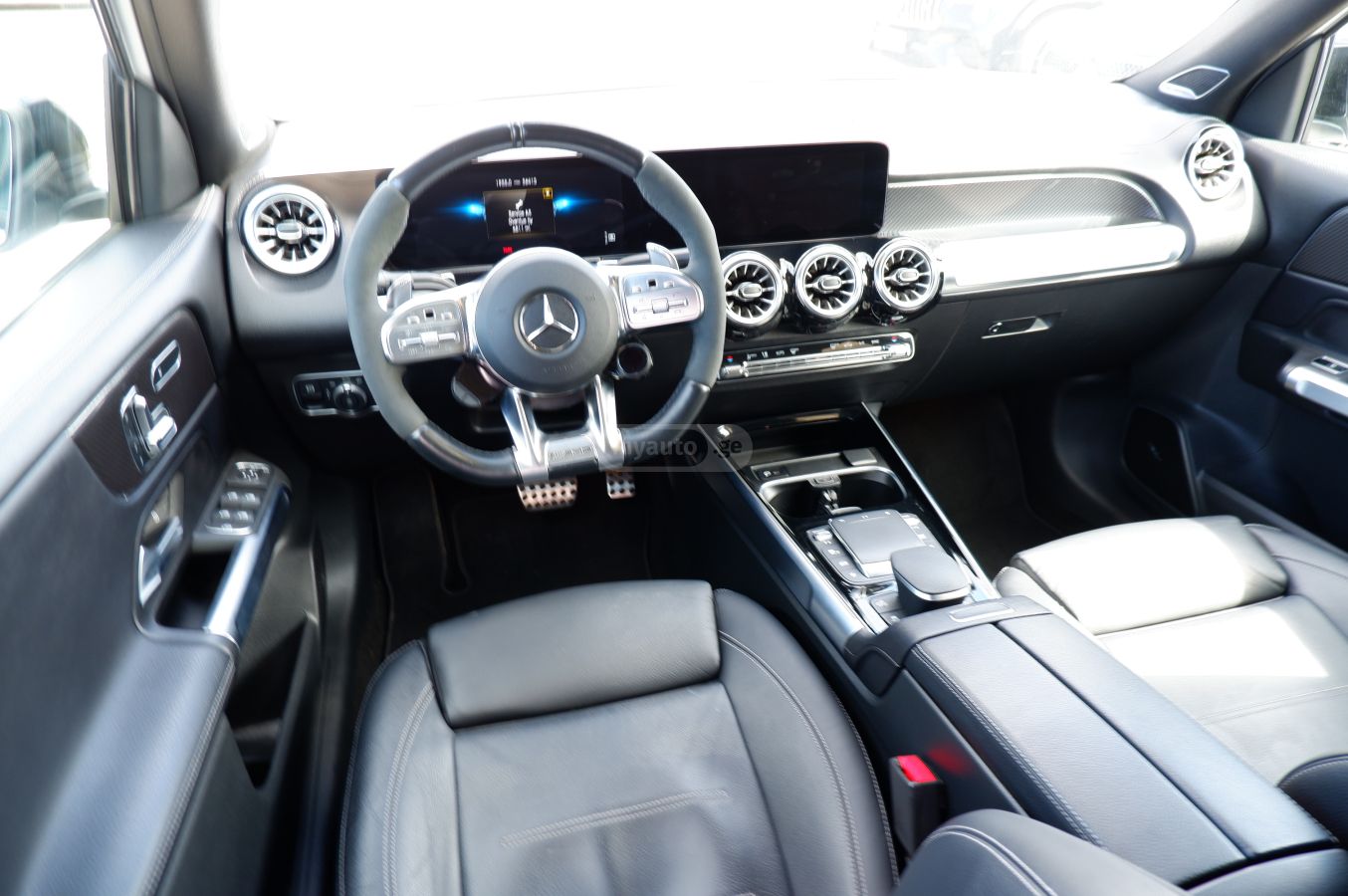 Mercedes-Benz GLB 35 AMG - фото 8