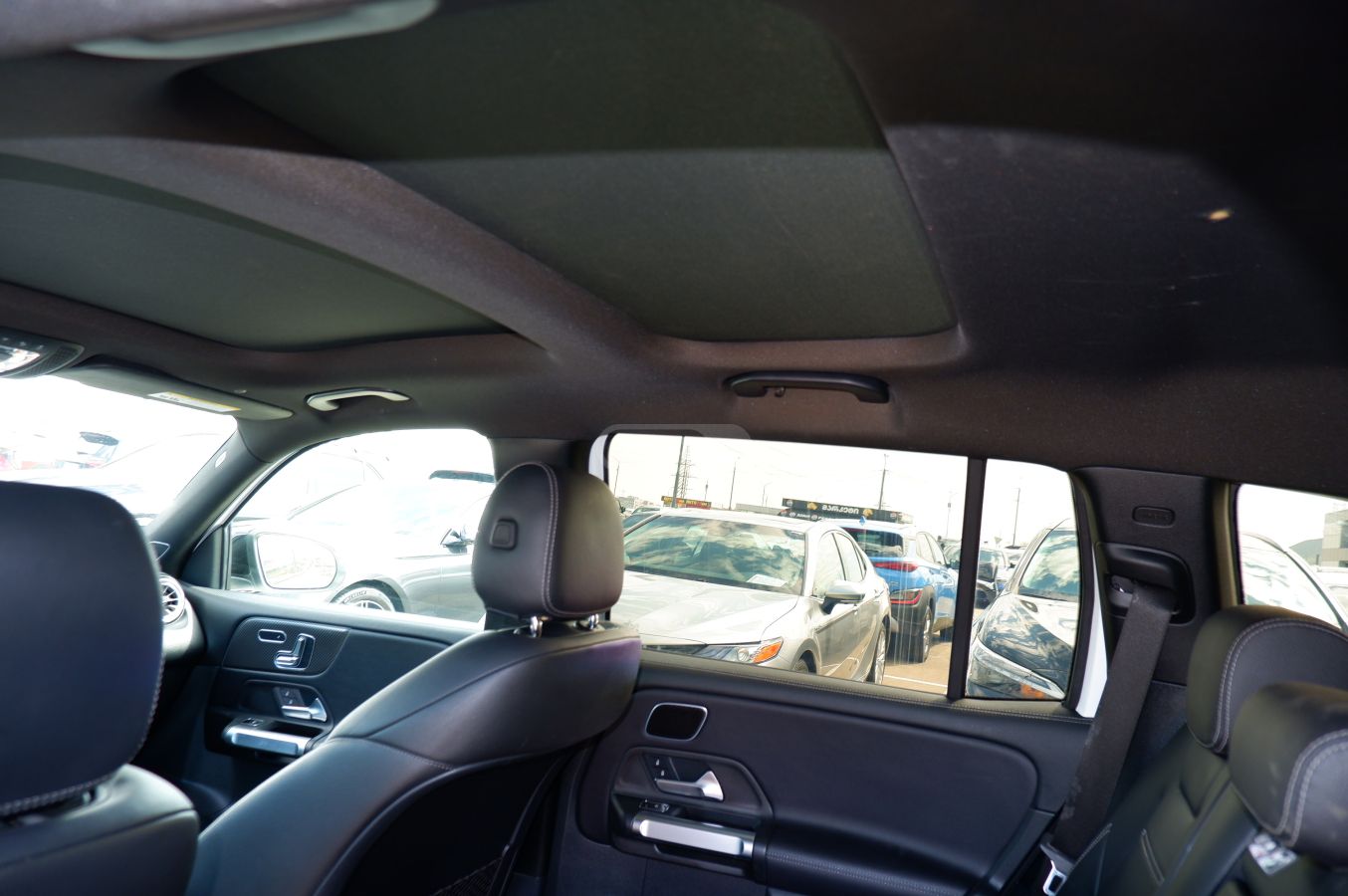 Mercedes-Benz GLB 35 AMG - фото 9