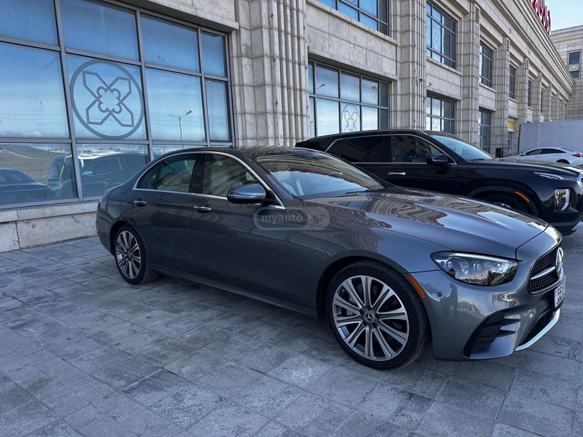 Mercedes-Benz E 450 2022 — миниатюра 9