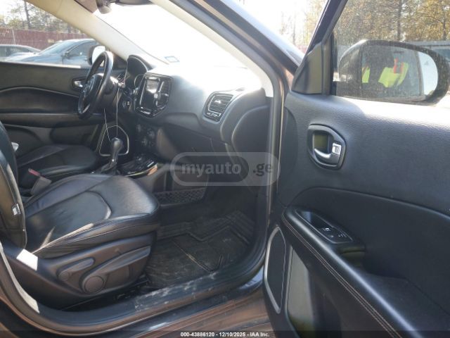 Jeep Compass - фото 11