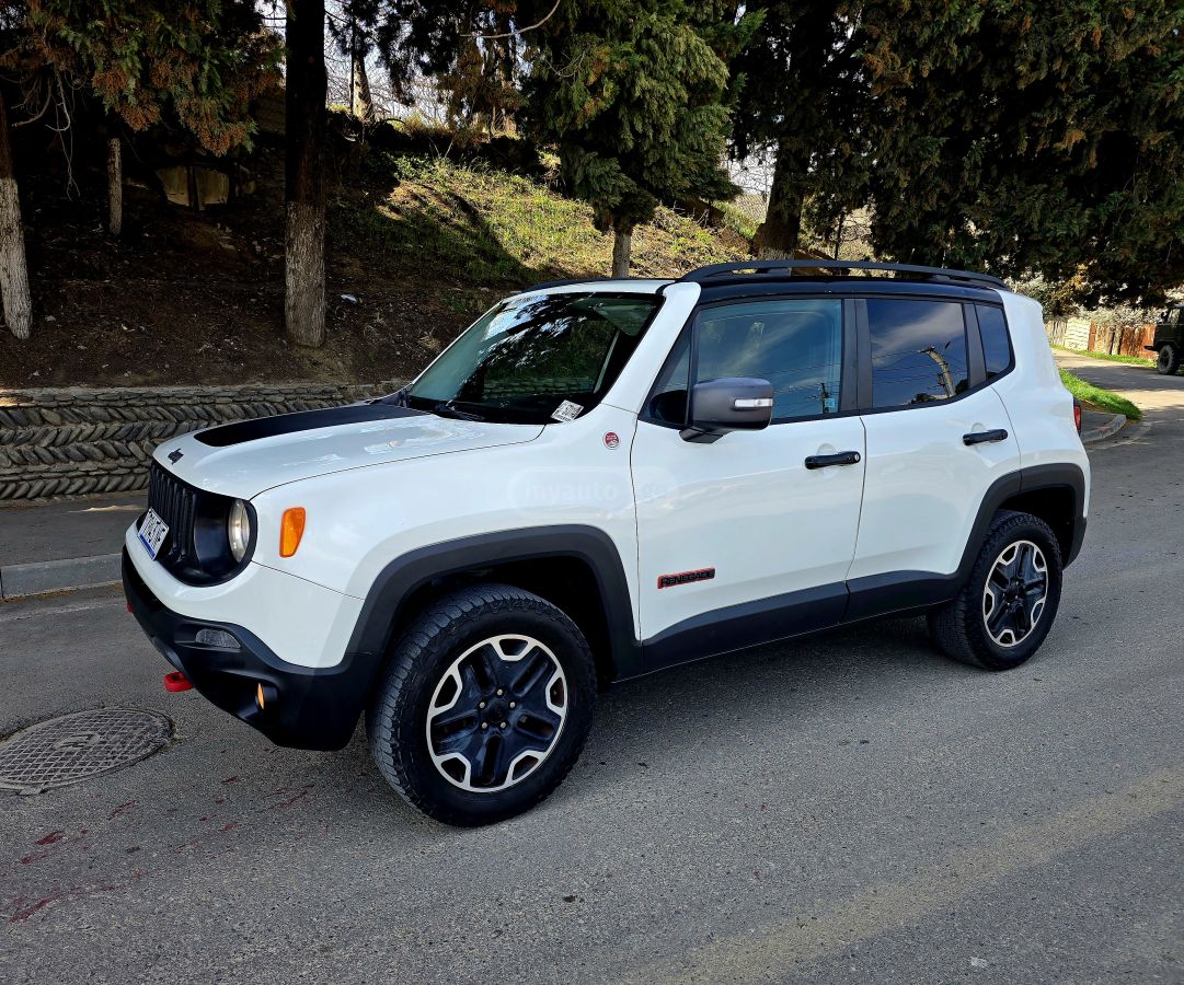 Jeep Renegade - фото 1