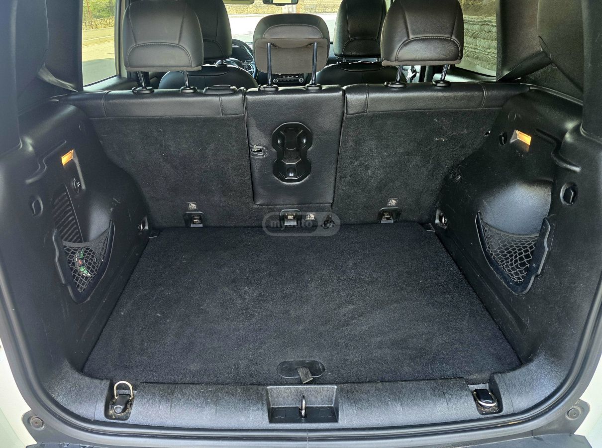 Jeep Renegade - фото 12