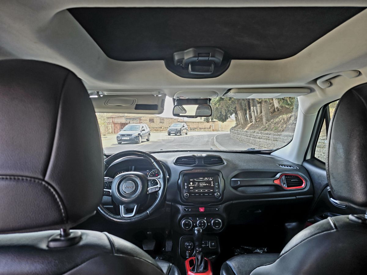 Jeep Renegade - фото 13