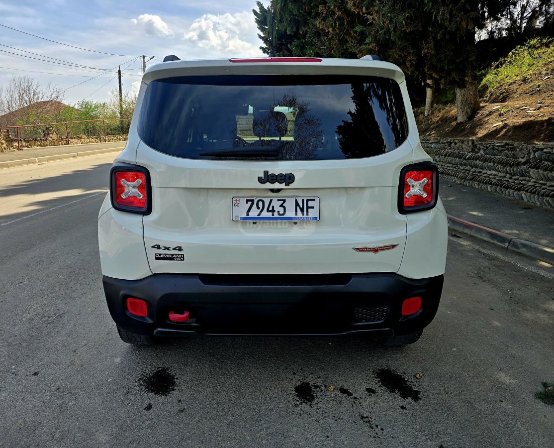 Jeep Renegade - фото 7
