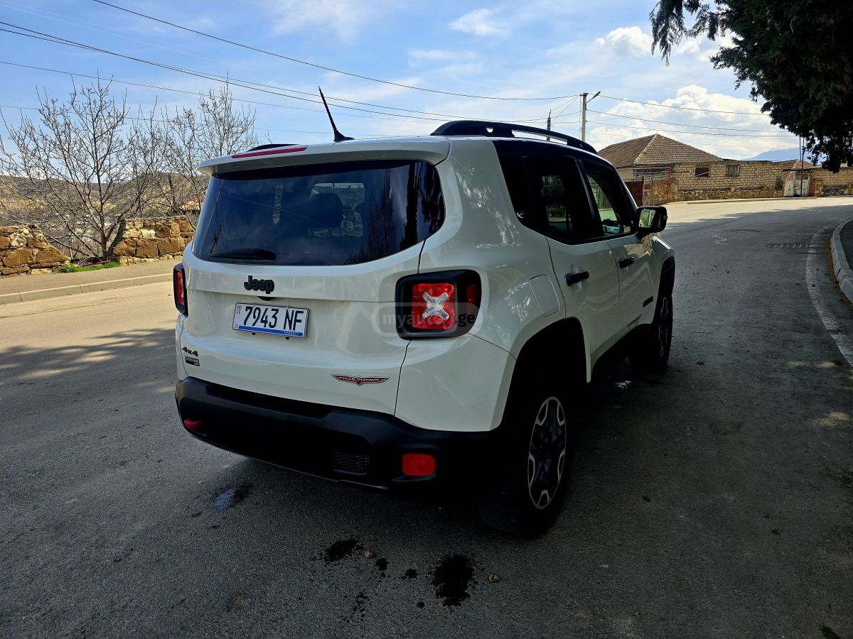 Jeep Renegade - фото 8