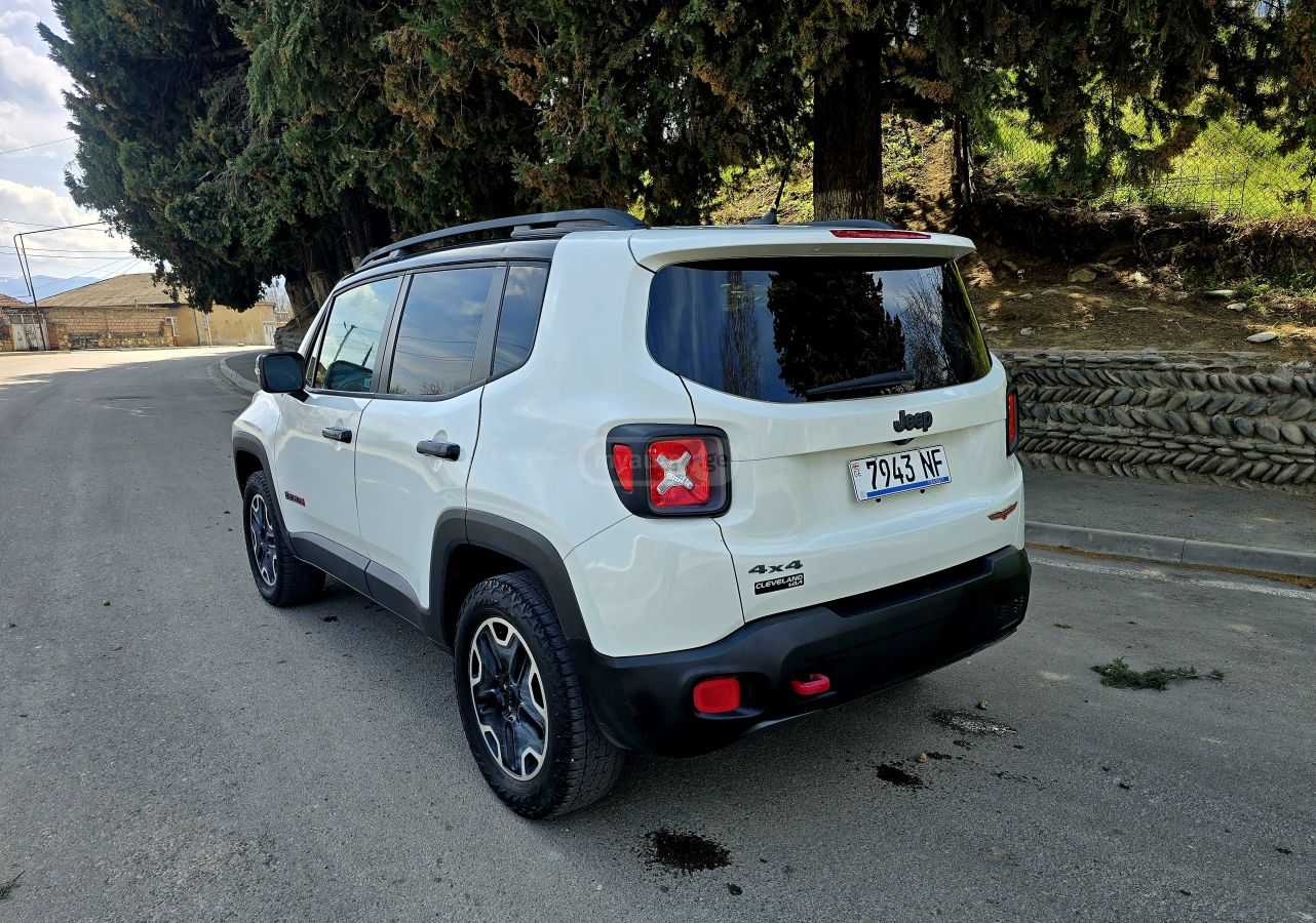 Jeep Renegade - фото 9