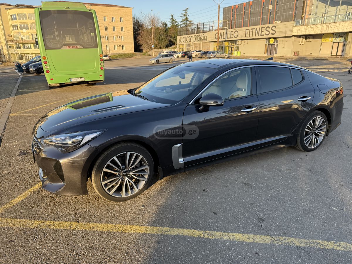 Kia Stinger - фото 2