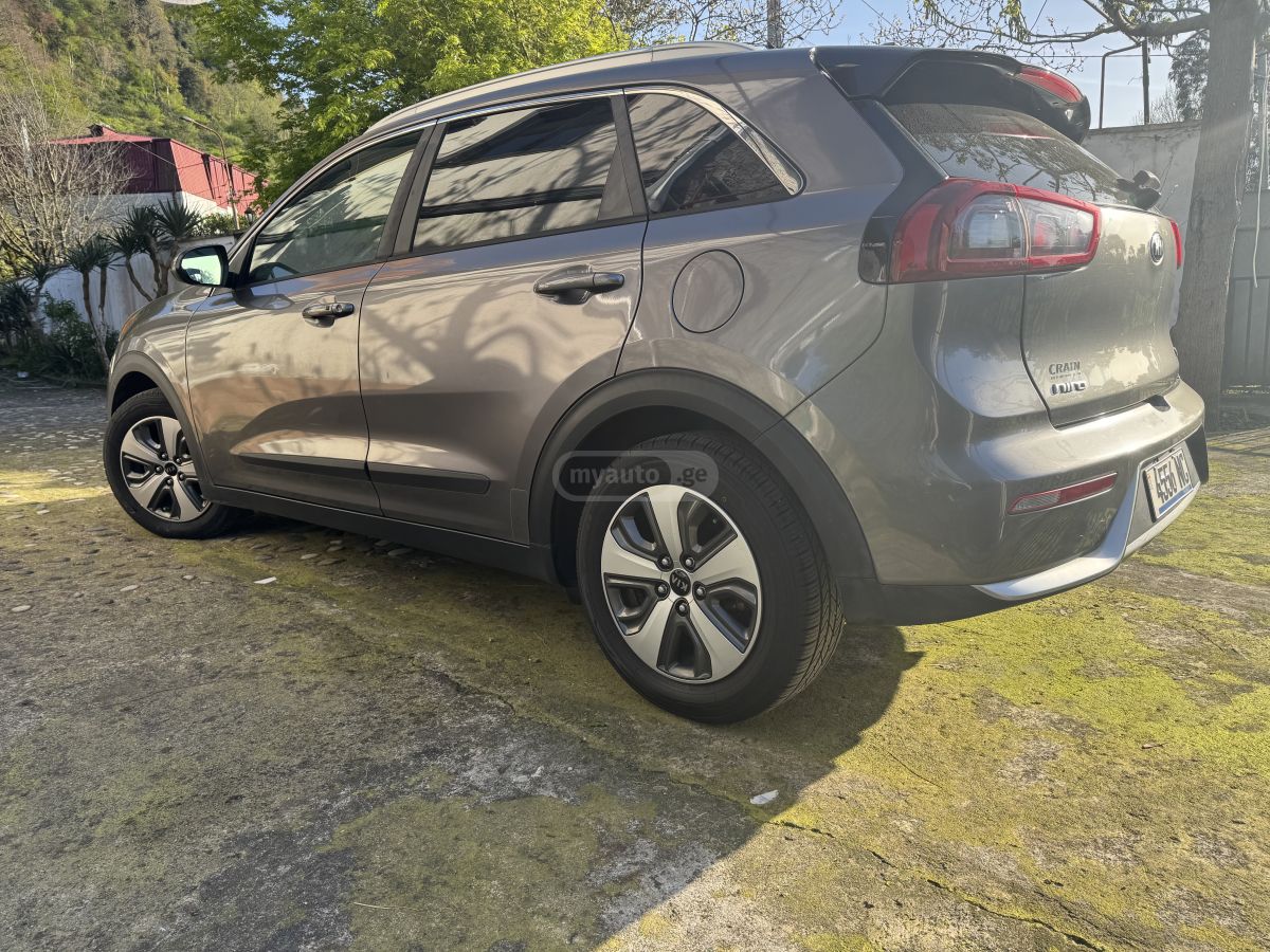 Kia Niro - фото 11