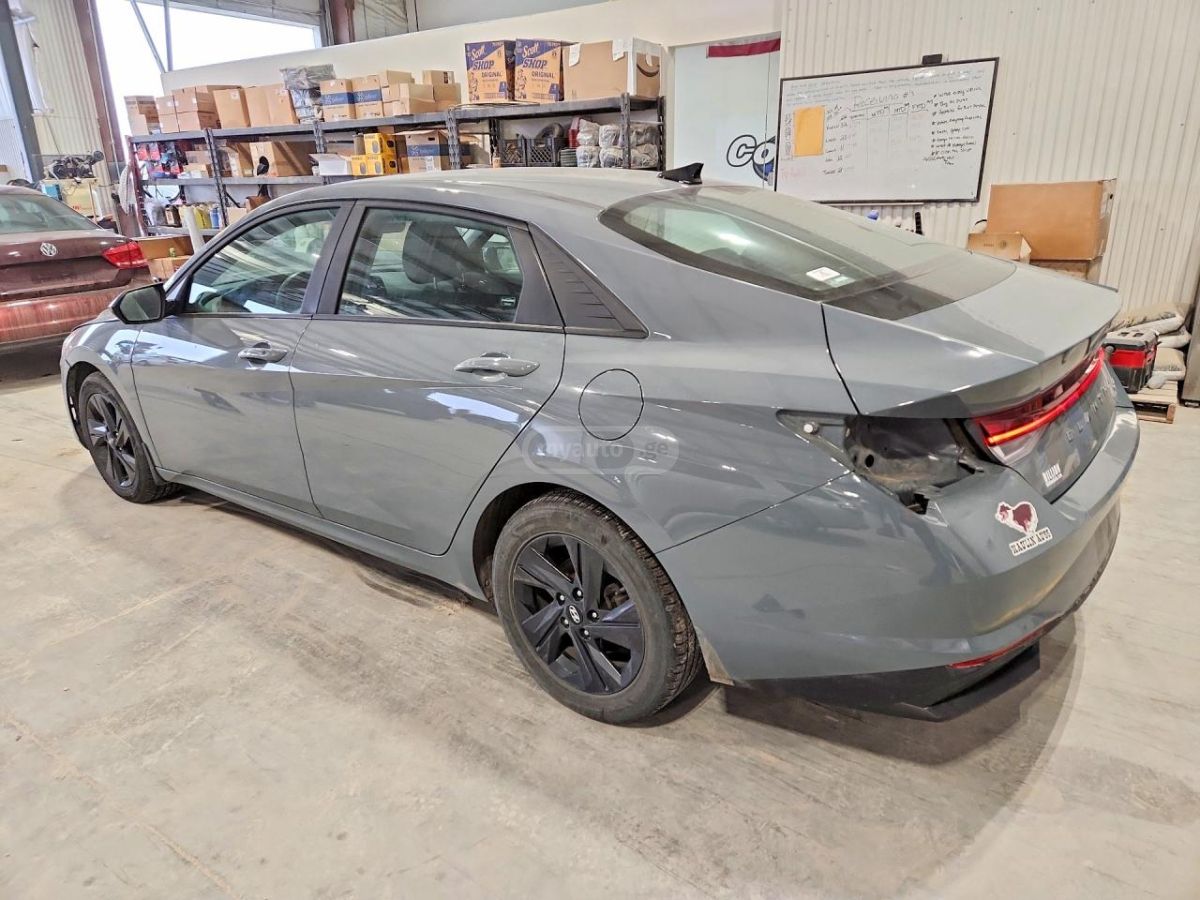 Hyundai Elantra - фото 2