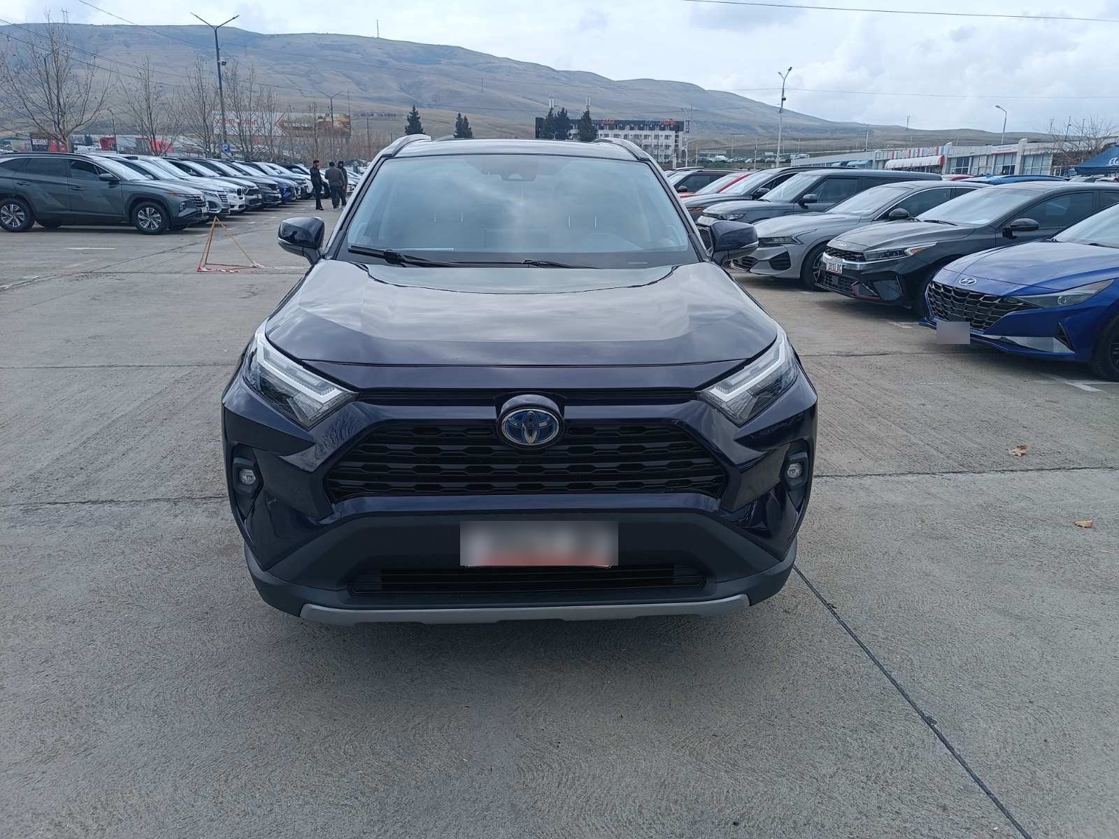 Toyota RAV 4 - фото 1