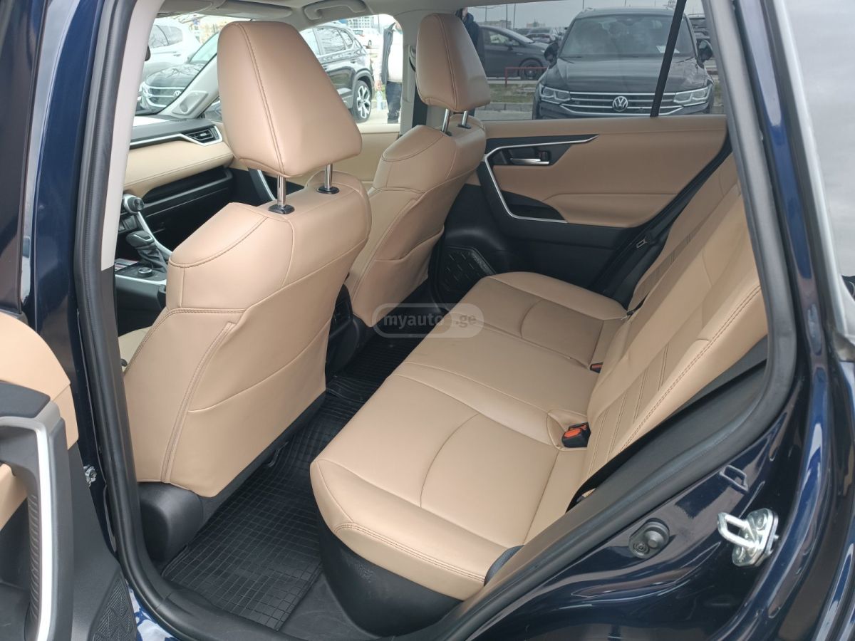 Toyota RAV 4 - фото 10