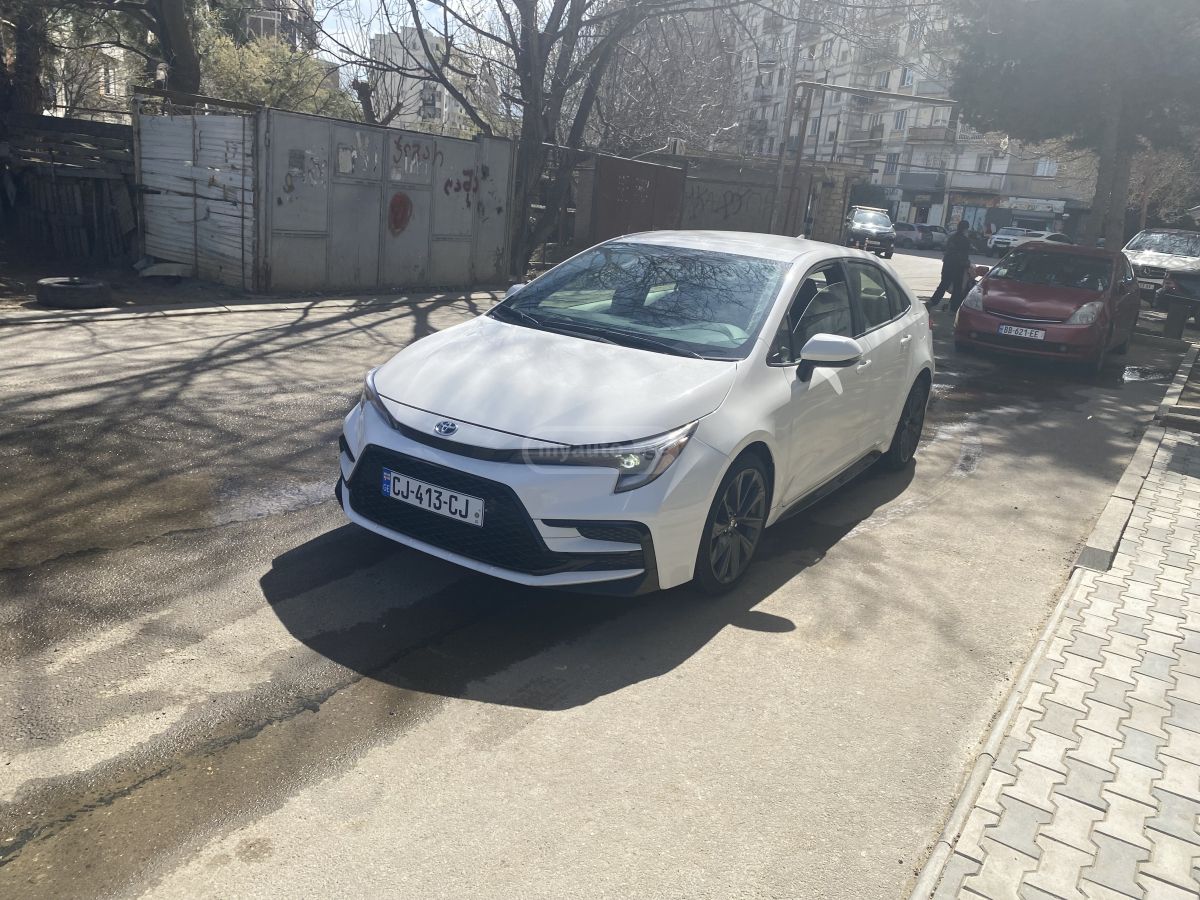 Toyota Corolla - фото 1