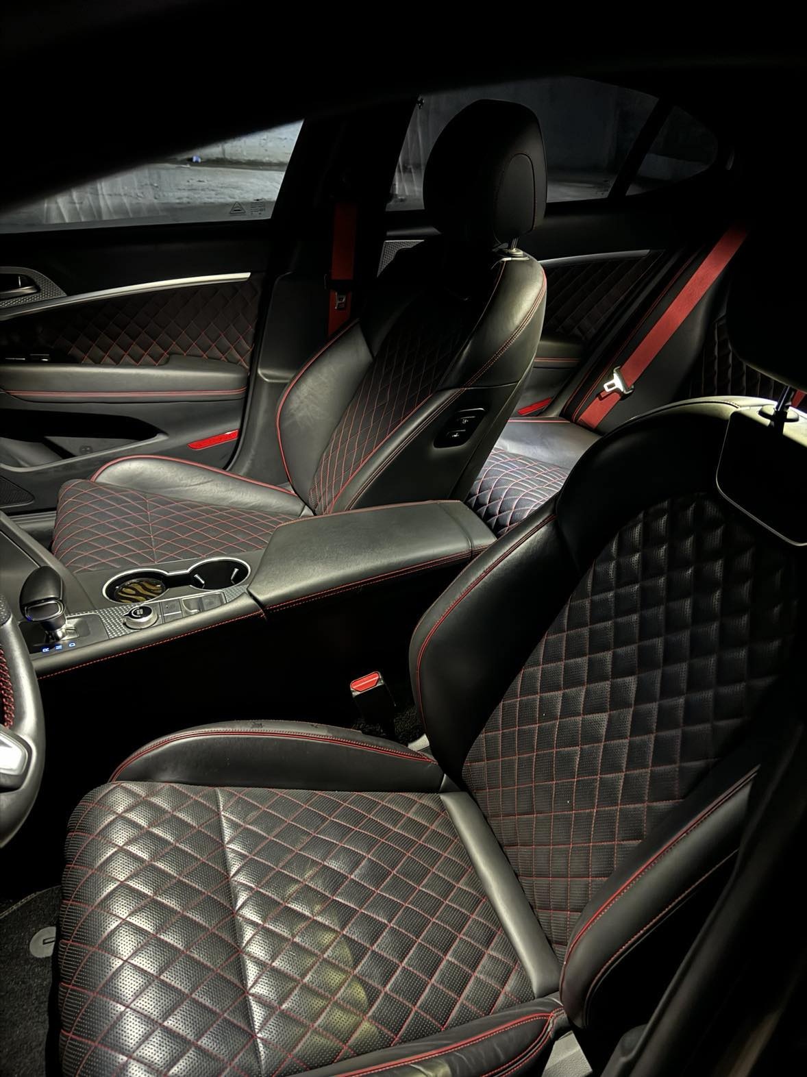 Hyundai Genesis G70 2022 — миниатюра 8