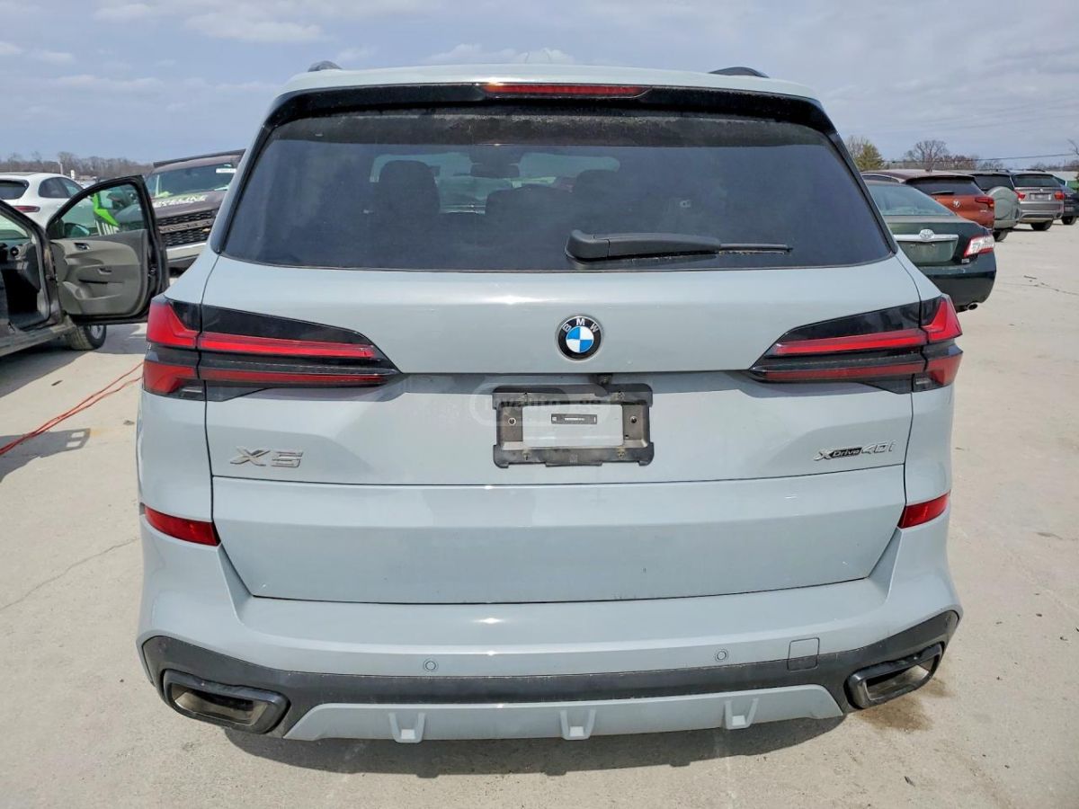 BMW X5 - фото 6
