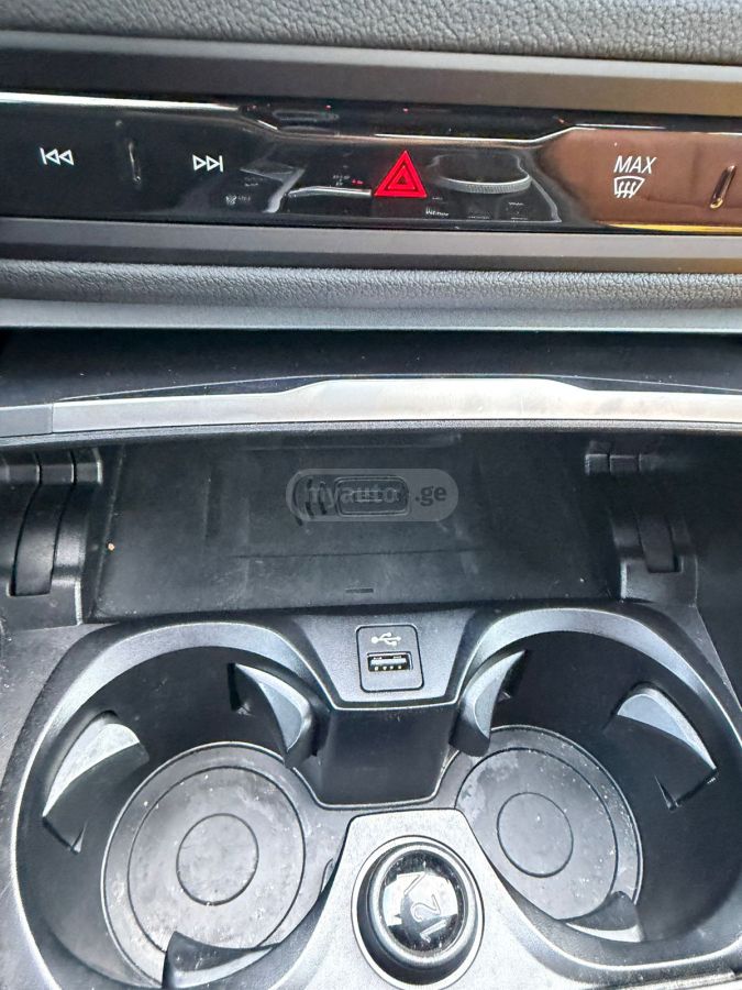 BMW 230i Xi 2024 — миниатюра 8