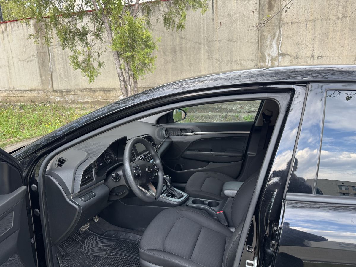 Hyundai Elantra - фото 10