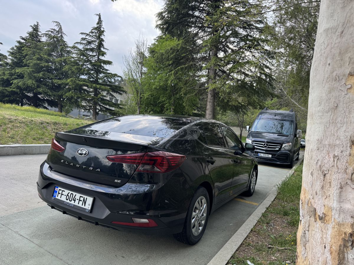 Hyundai Elantra - фото 5